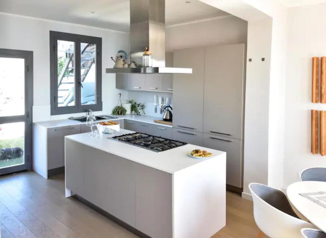 Attico D' Amare Apartment เวนติมิญา ภายนอก รูปภาพ